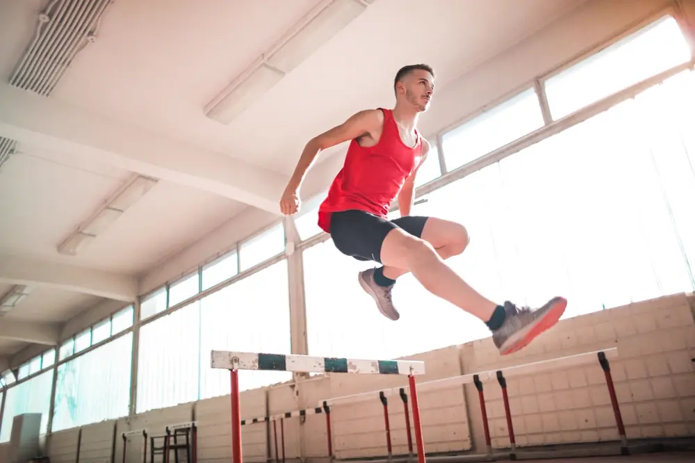 Vận động viên vượt rào trong nhà tập điền kinh